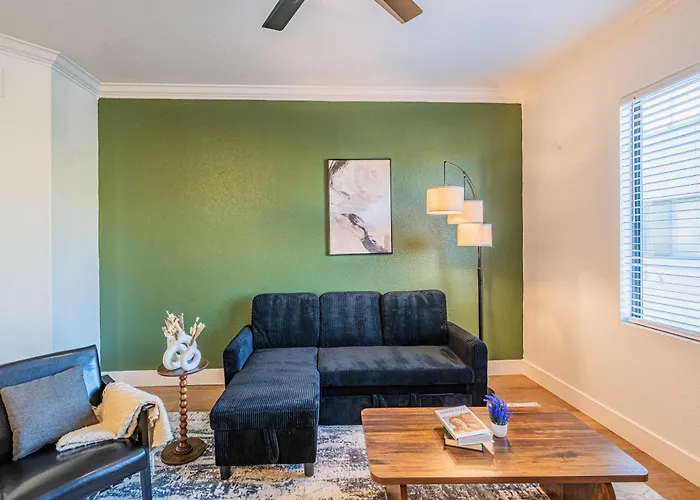 Apartment Diablo Stadium-asu-airport-gym-pool-hottub-parking