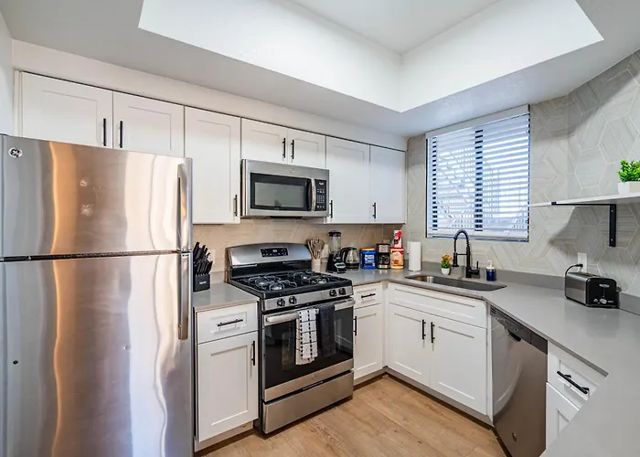 Apartment Diablo Stadium-asu-airport-gym-pool-hottub-parking