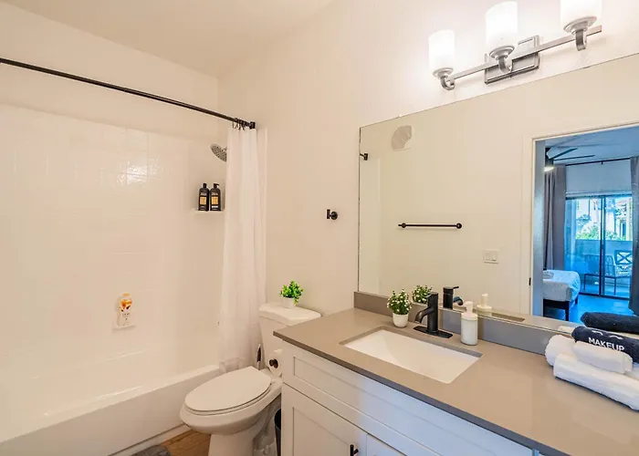 Apartment Diablo Stadium-asu-airport-gym-pool-hottub-parking