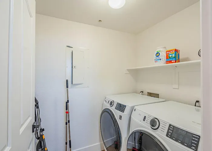 Diablo Stadium-asu-airport-gym-pool-hottub-parking Apartment *